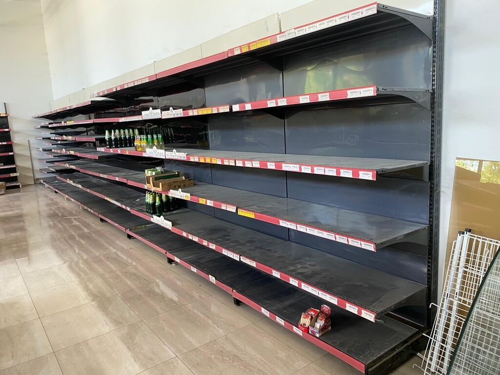 Metalkarkaslı mağaza rəf sistemi - Uzun modul konstruksiya: bir neçə