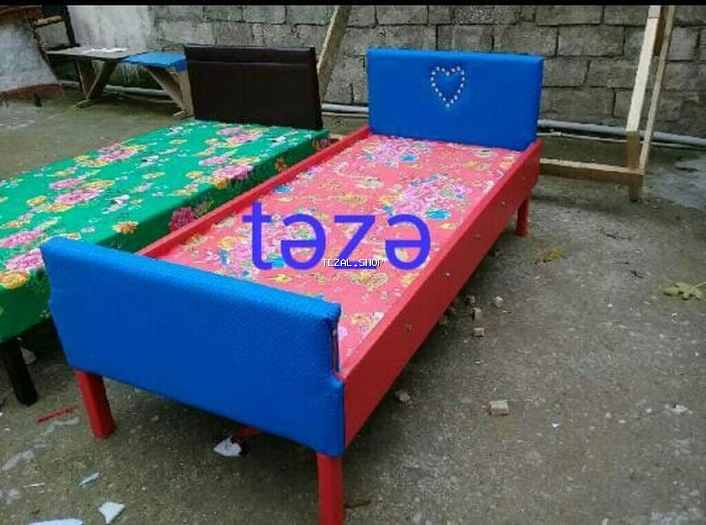 Uwaq carpayisi
Isdedyniz rengde