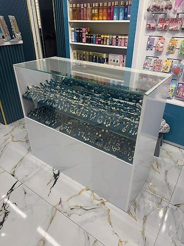 Vitrin demək olarki heç işlənməyib(klonkası üzərindədir), bir çox sahə - şəkil 4