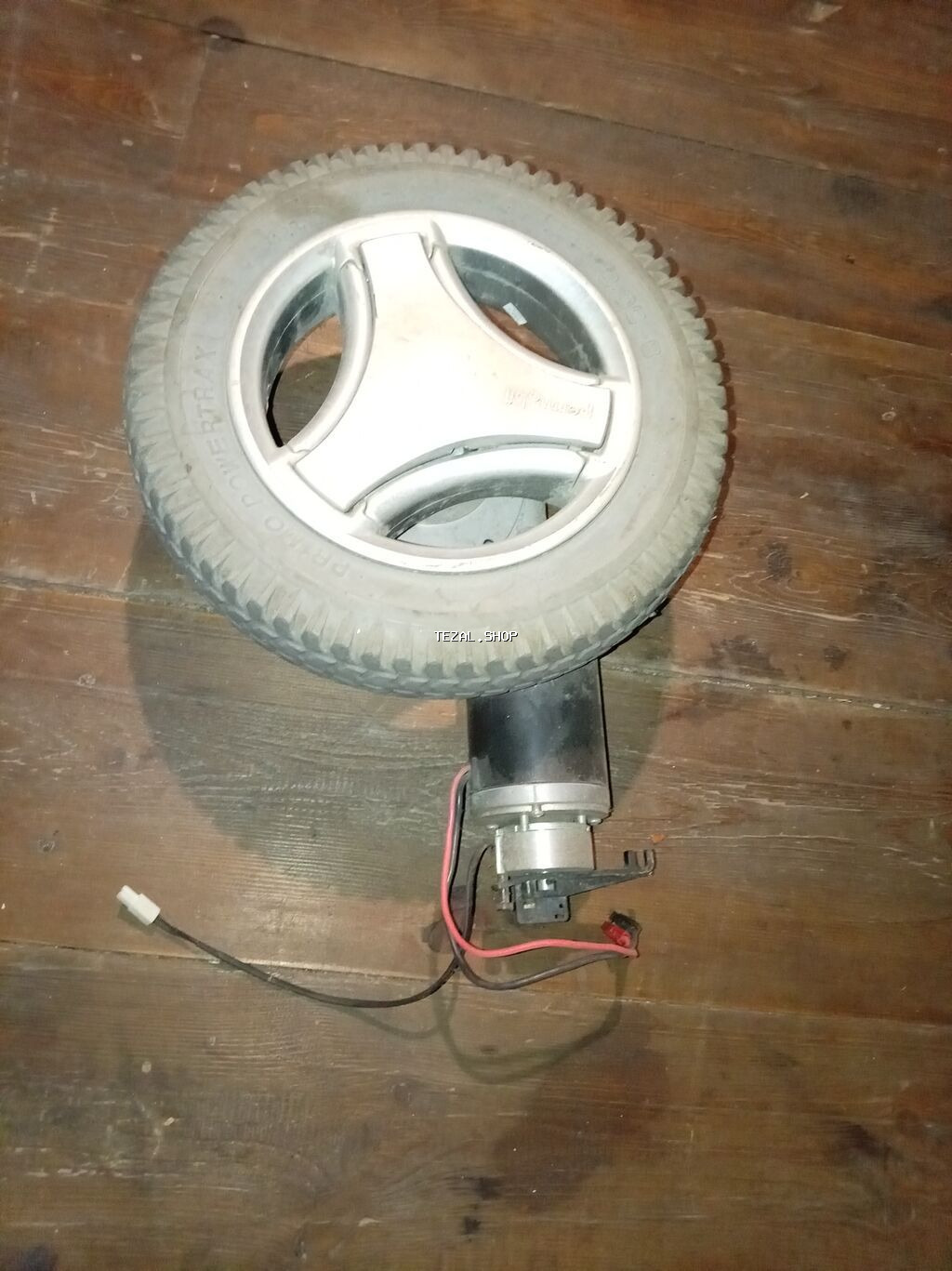 Əlil araba təkəridir sag və sol matorlari və təkərləri təzə