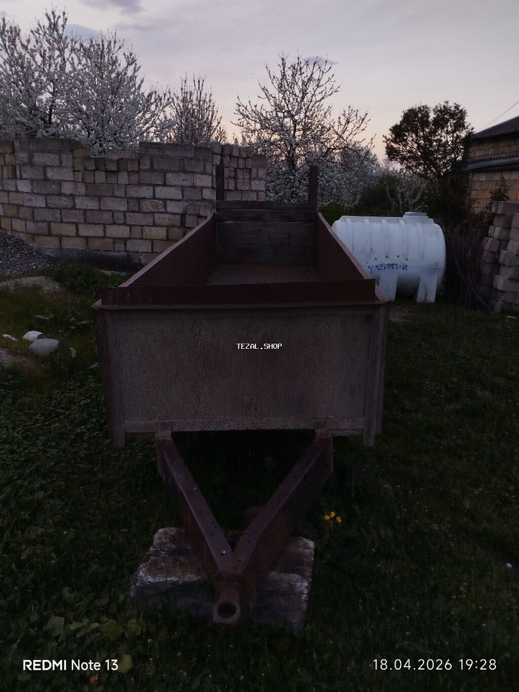 İstəyən olsa əlaqə saxlasin təcili satılır