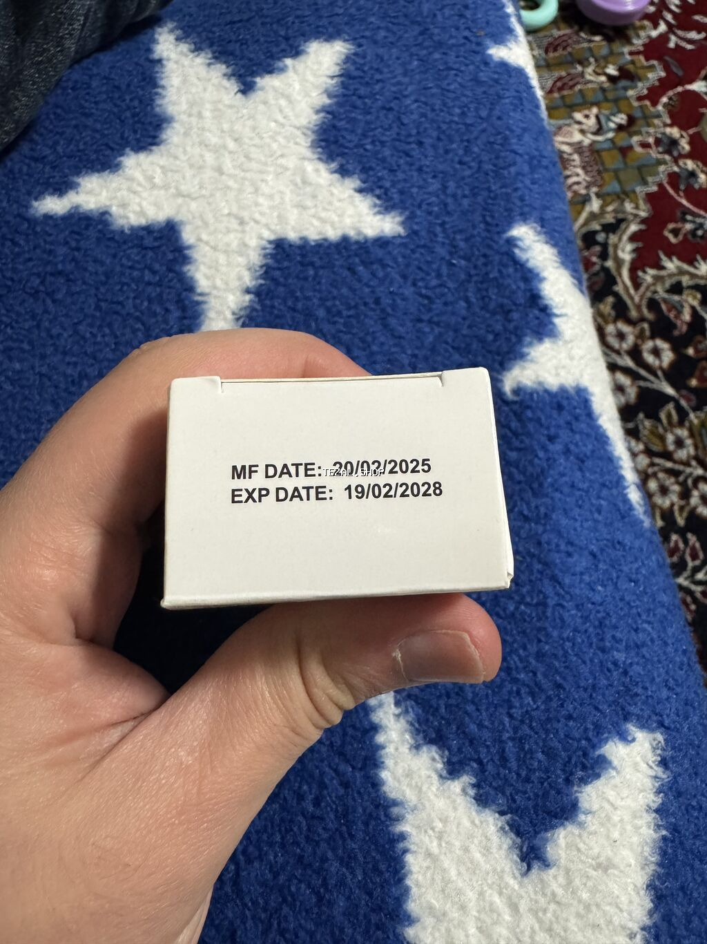 Avtomobil plastic hisselerini temizleyir, plactic qaraldan - şəkil 2