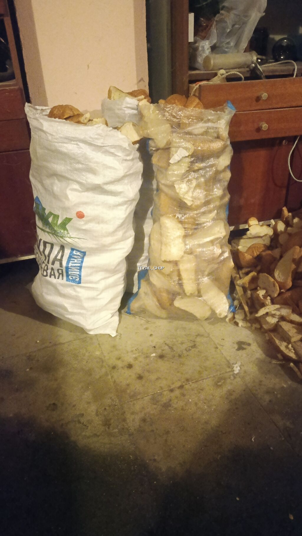 Mal: Doğranmış ağ çörək dilimlər. Qurudulmuş çörəkdir . Çatdırılma var