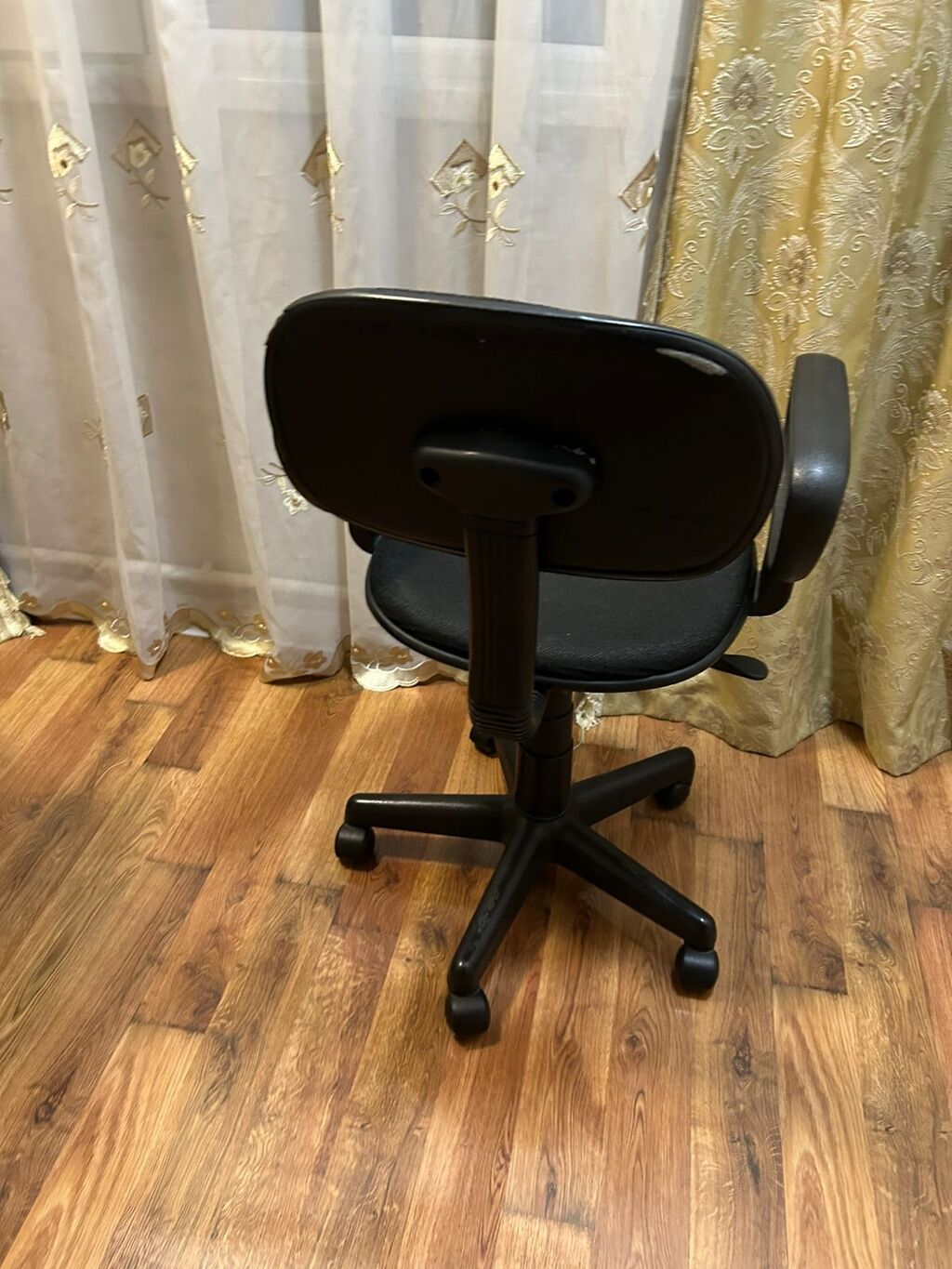 Təkərli, Qolları tənzimlənmir, Parça