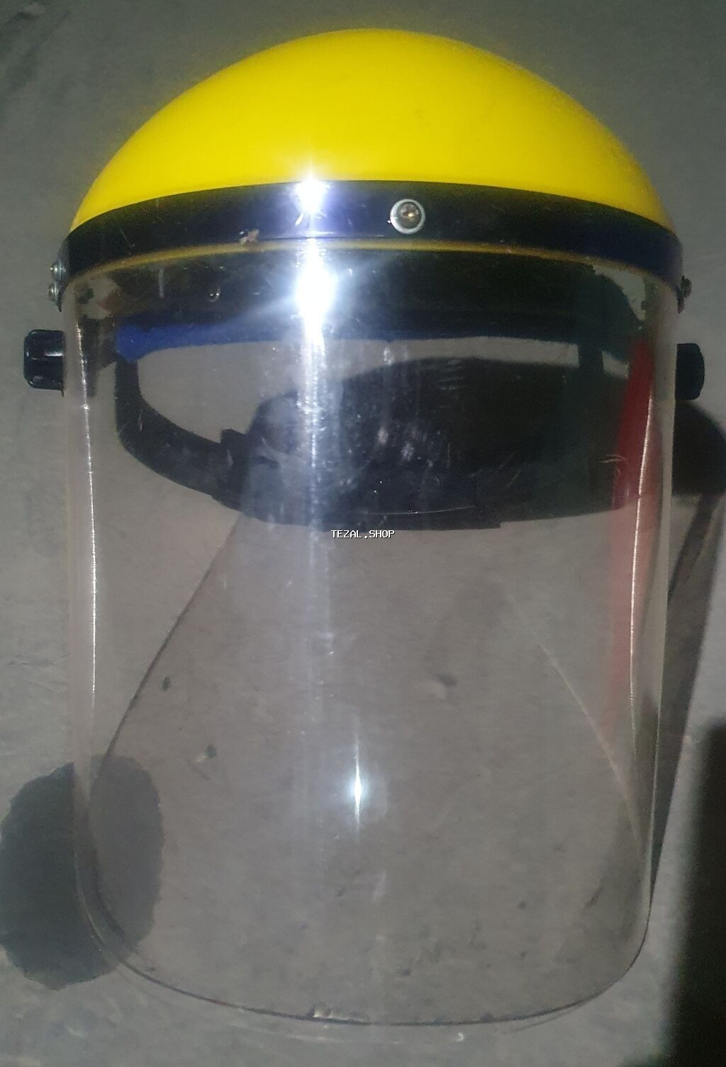 Üz qoruyucu maska Üz qoruyucu maska satılır. Benzin və elektrikli