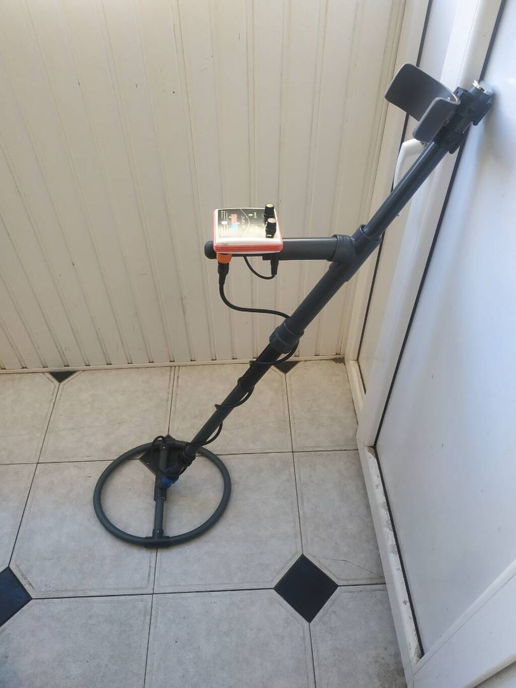 Metal axtaran. Yeni rus metal detektoru. bütün metallara