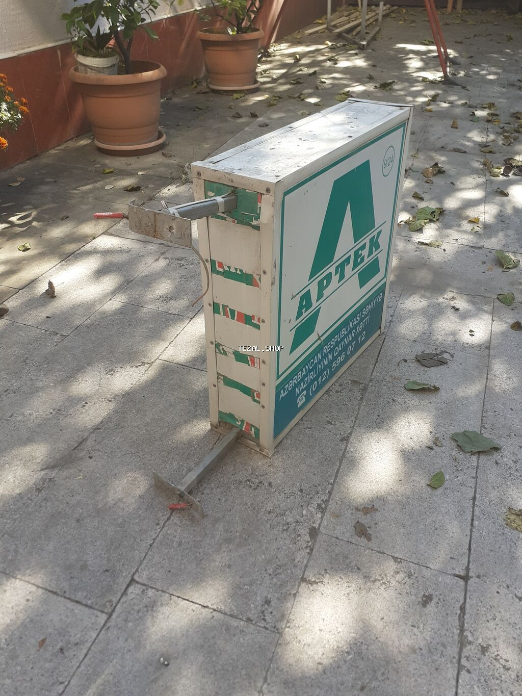 Aptek vıveskası böyukdü az işlənib aptek bağlandığına görə satılır - şəkil 2