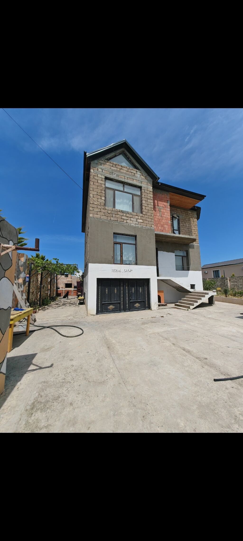 Obyekt: 3 mərtəbəli fərdi yaşayış evi və geniş yardımçı sahələr 4