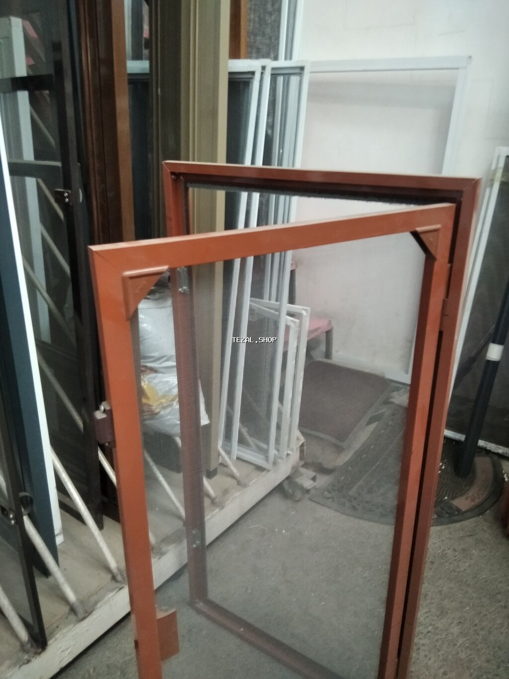 Жалюзи москитка.Лето приносит тепло и солнце, но вместе с ним в дом