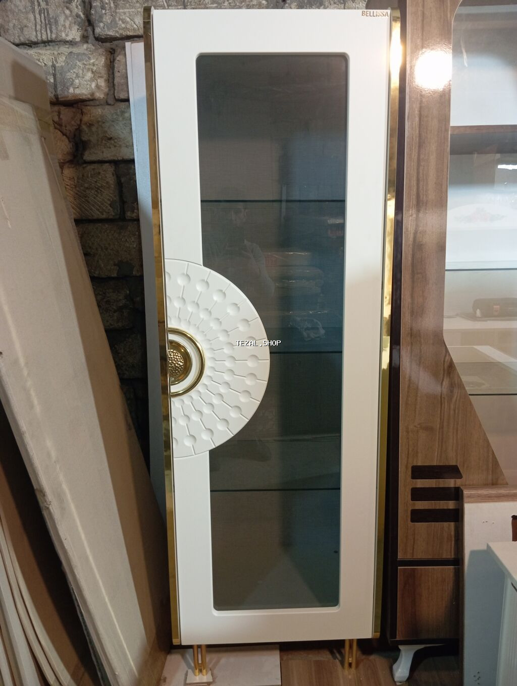 Şüşəli dolab vitrini