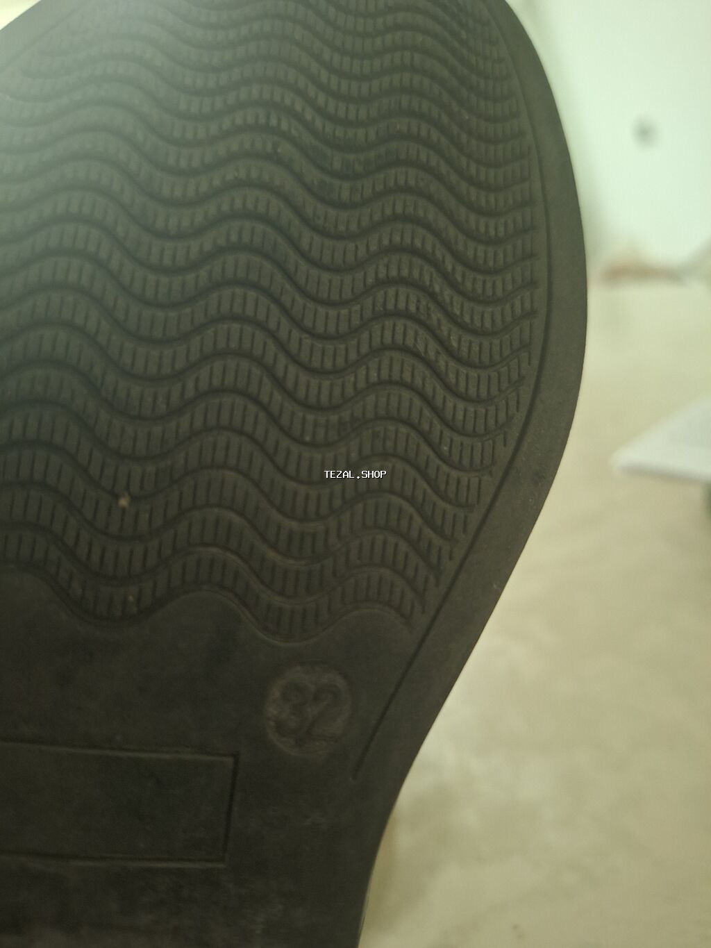 Oğlan ayaqqabısı.32 razmer.3 manat