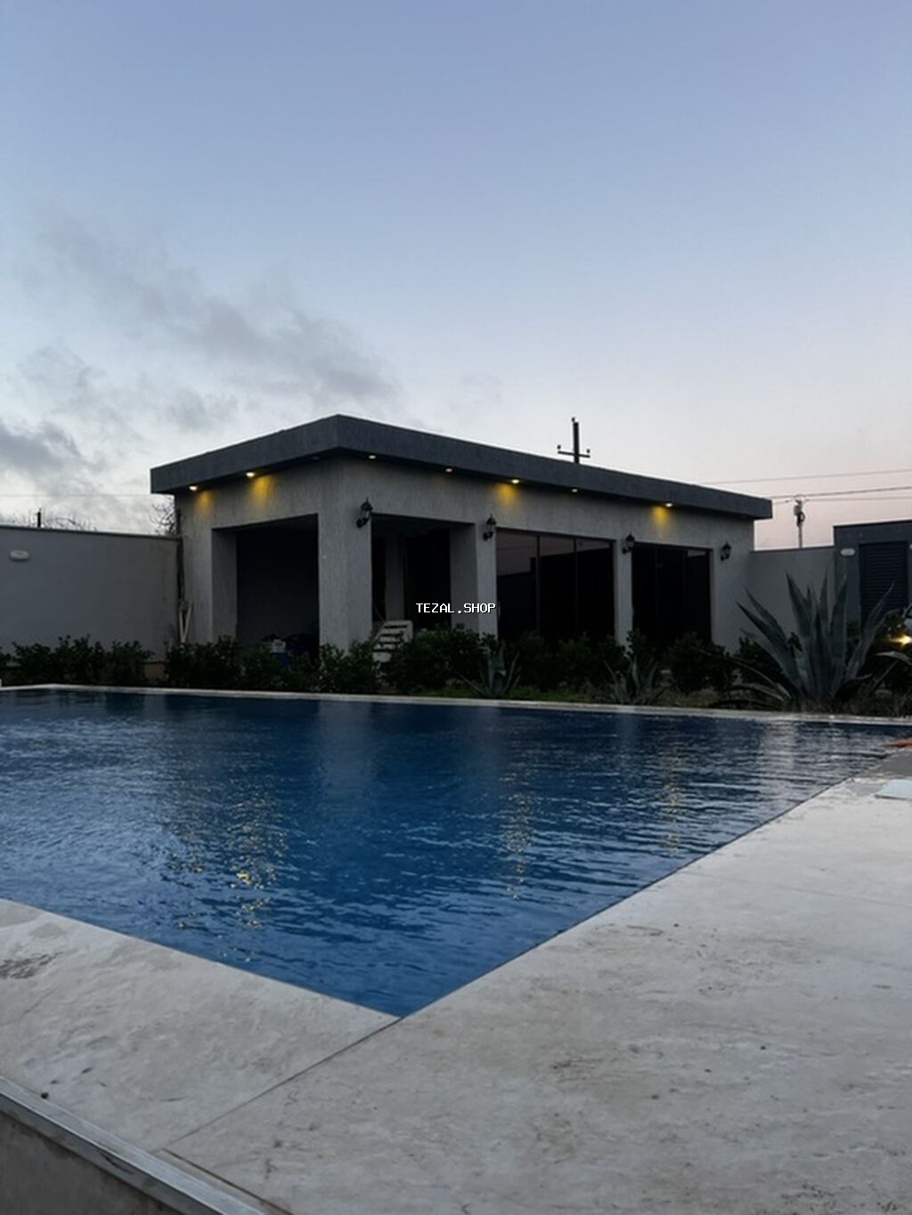 250 kv. m, 5 otaqlı, Kombi, Qaz, İşıq