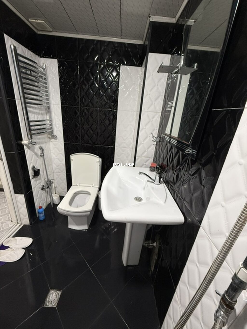 Obyekt: Yaşayış evi – geniş zal və sanitar qovşaqla Təsvir: - İşıqlı - şəkil 3