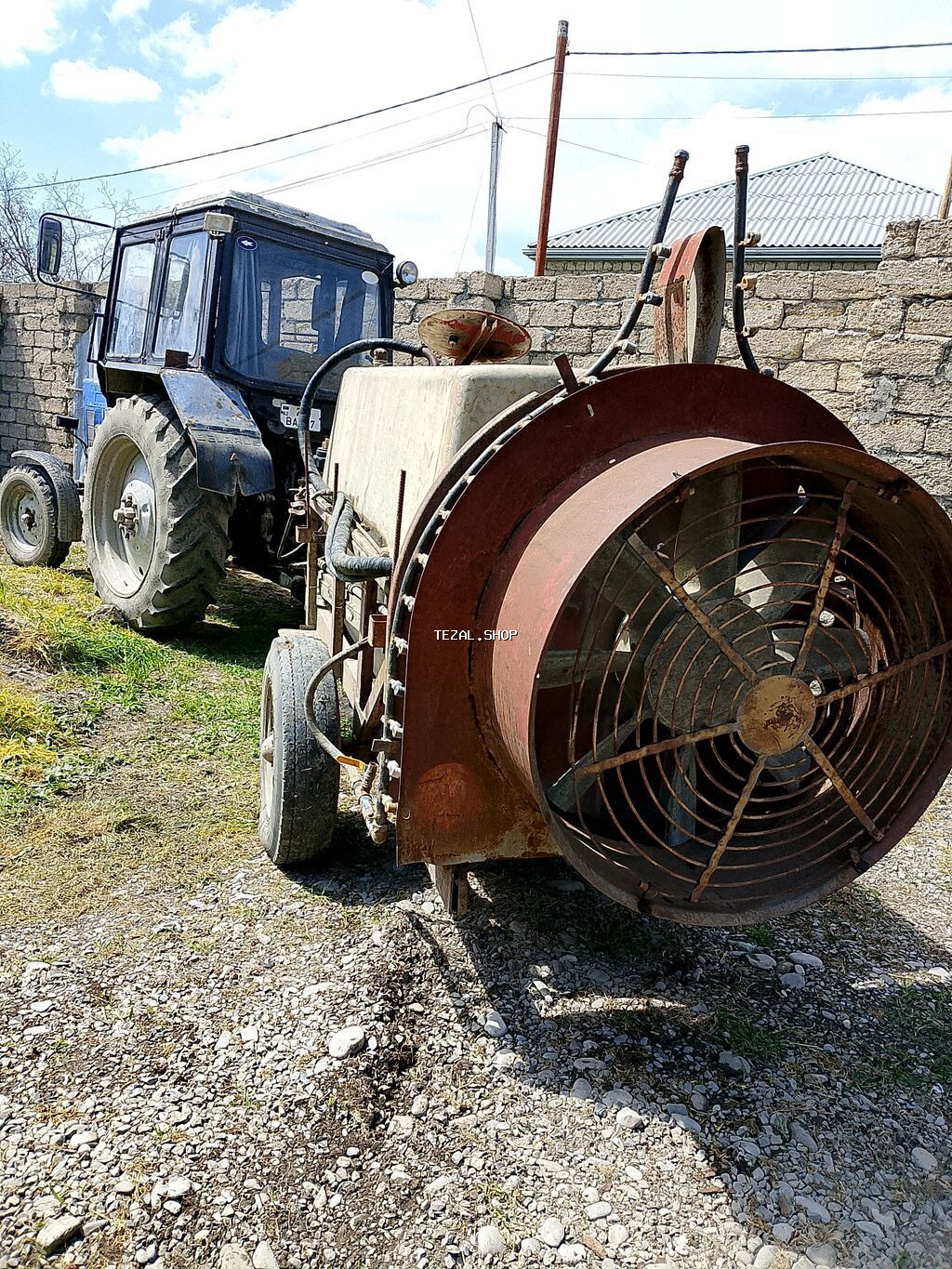Traktorla bütün aqro agregatlardan faliyət göstəririk