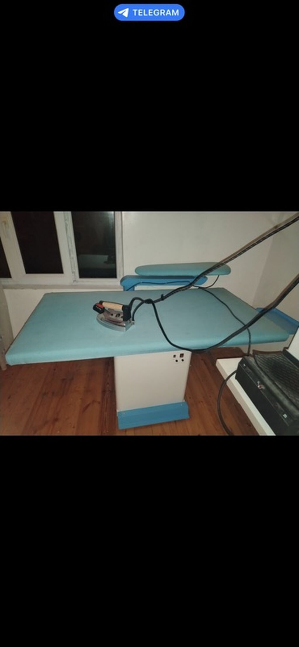 Peşəkar ütüləmə masası - Geniş iş səthi olan peşəkar ütüləmə masası