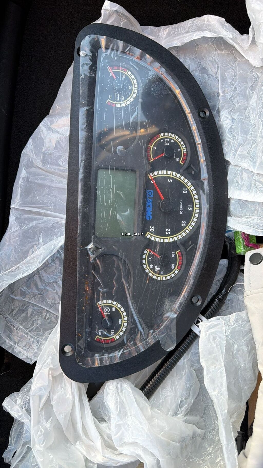 Kon texnika priboru yenidir.Real aliciya endirim olunacaq