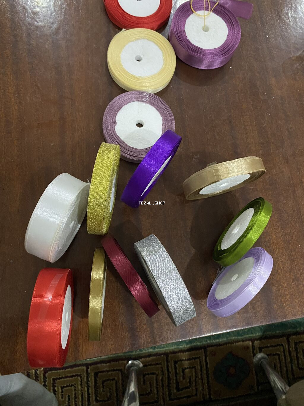 Lent tikiş üçün
Dərzi
Tikiş 
Yenidir
Lentlər 
Rəngbərəng - şəkil 2