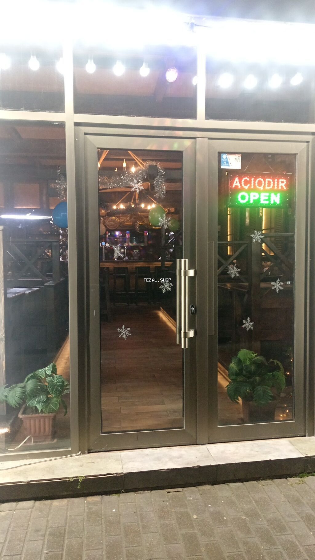 AFİSANT, xanım teleb olunur
Ünvan zıg herbi akademiayla üzbe üz