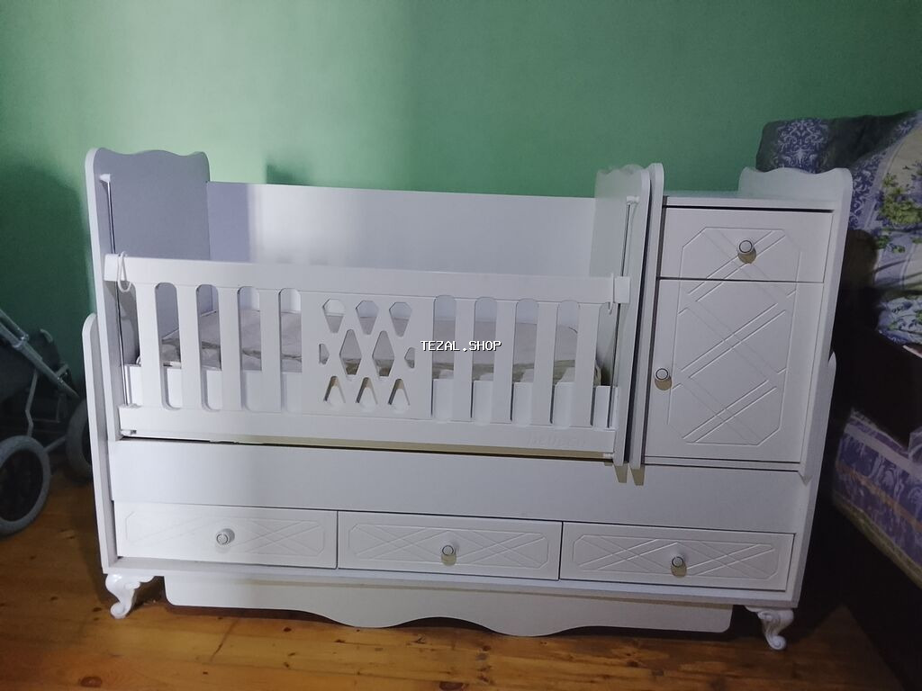 Usaq beşiyi satılır qırığı yox söküyu yox çox yatilmiyib açılir kravat