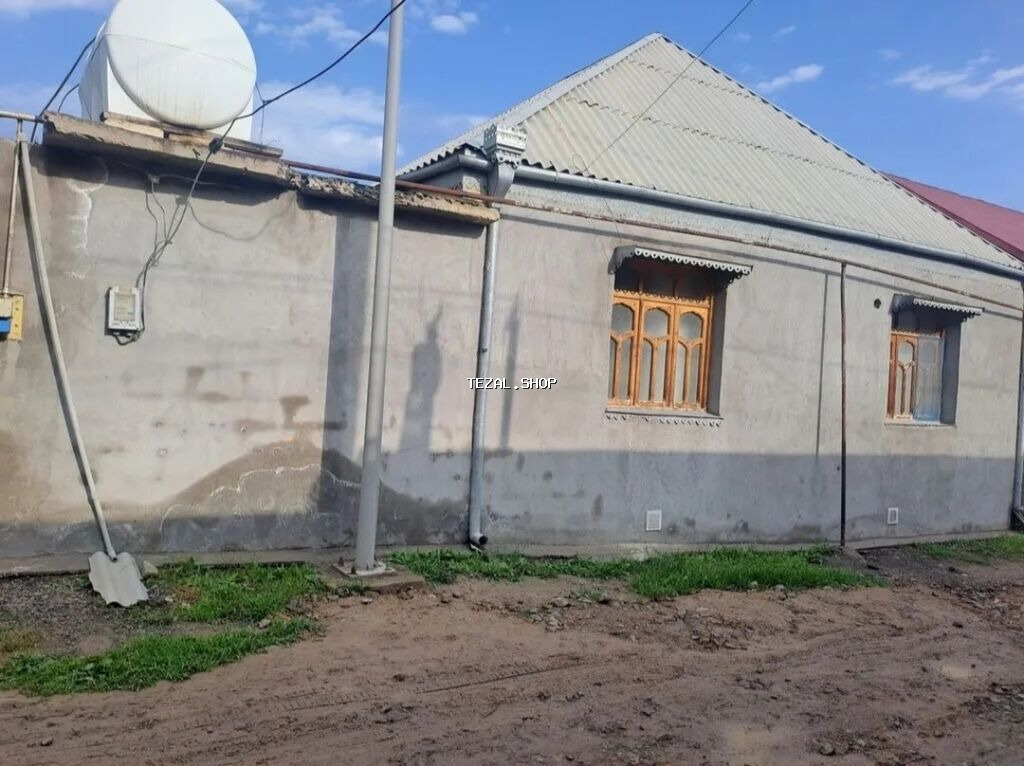 Ev seeing qesebesinde 23cu kucede yerlesir asvalt yola yaxin marsuruta