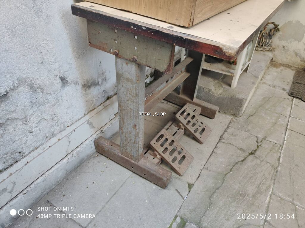 İstehsal üçün masa 
Ünvan: Xətai̇ r-nu, Sabi̇t Orucov küç., bi̇na 1