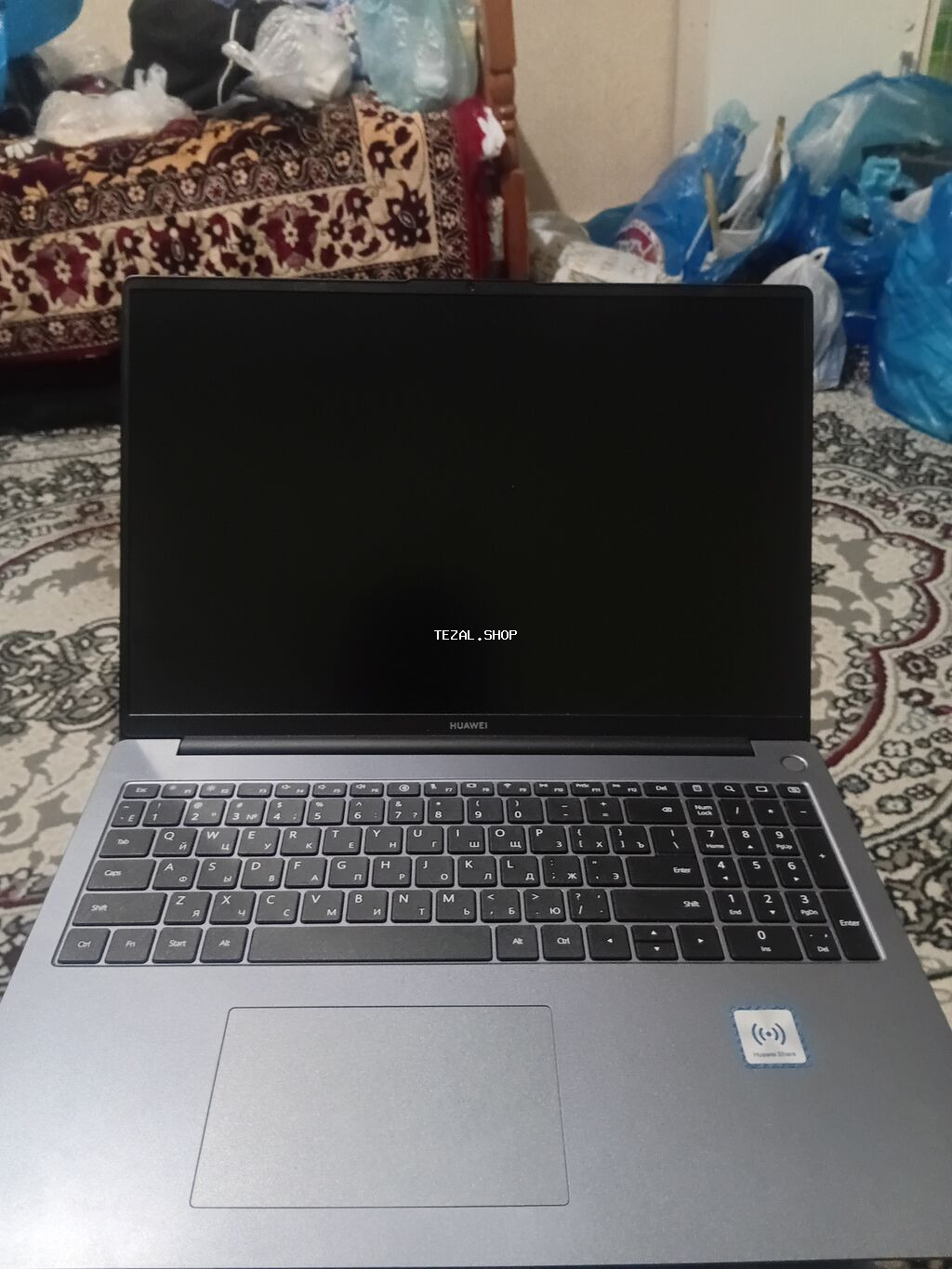 Huawei noutbuk - Model: Huawei (MateBook seriyası ehtimal olunur) -