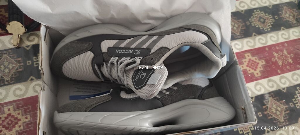 Yenidir, ölçüsü kiçik olduğundan satılır, 44 ölçü, lakin 42-43 gedər