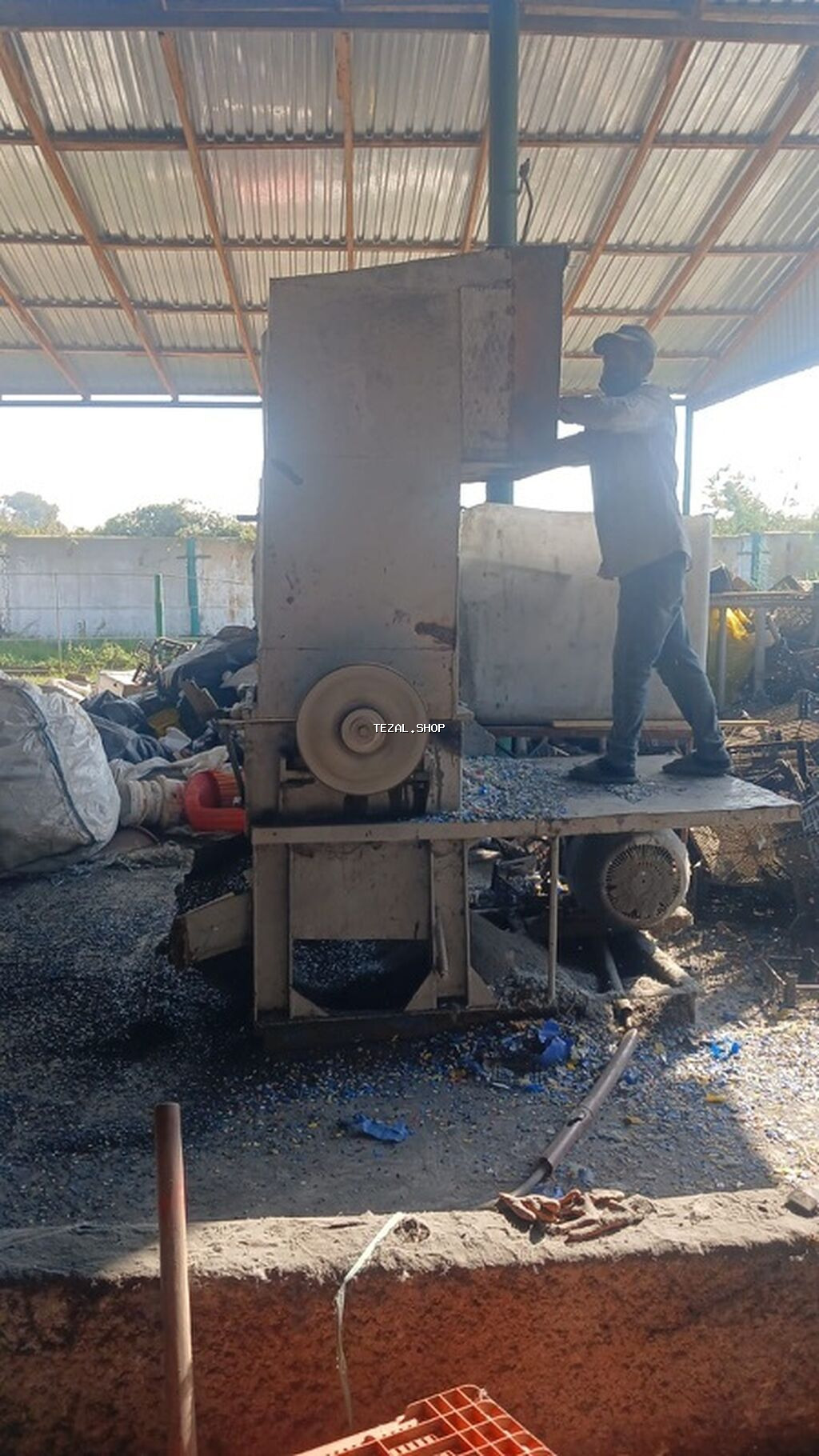 Sənaye plastik üyüdücü (crusher) avadanlığı

Tam isley veziyetde - şəkil 2