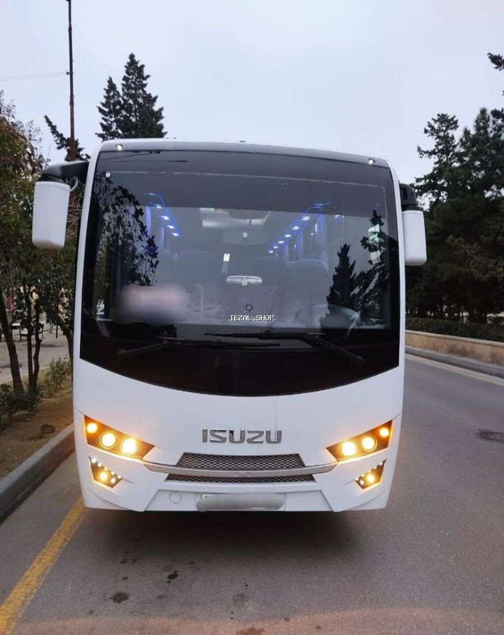 Iveco, Isuzi, Sprinter, Vito ve Viano aeroportdan qonaqlarin