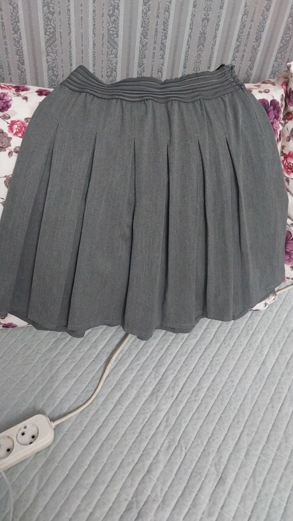 Məktəbli yubkası Əla vəziyyətdə.14-15 yaş