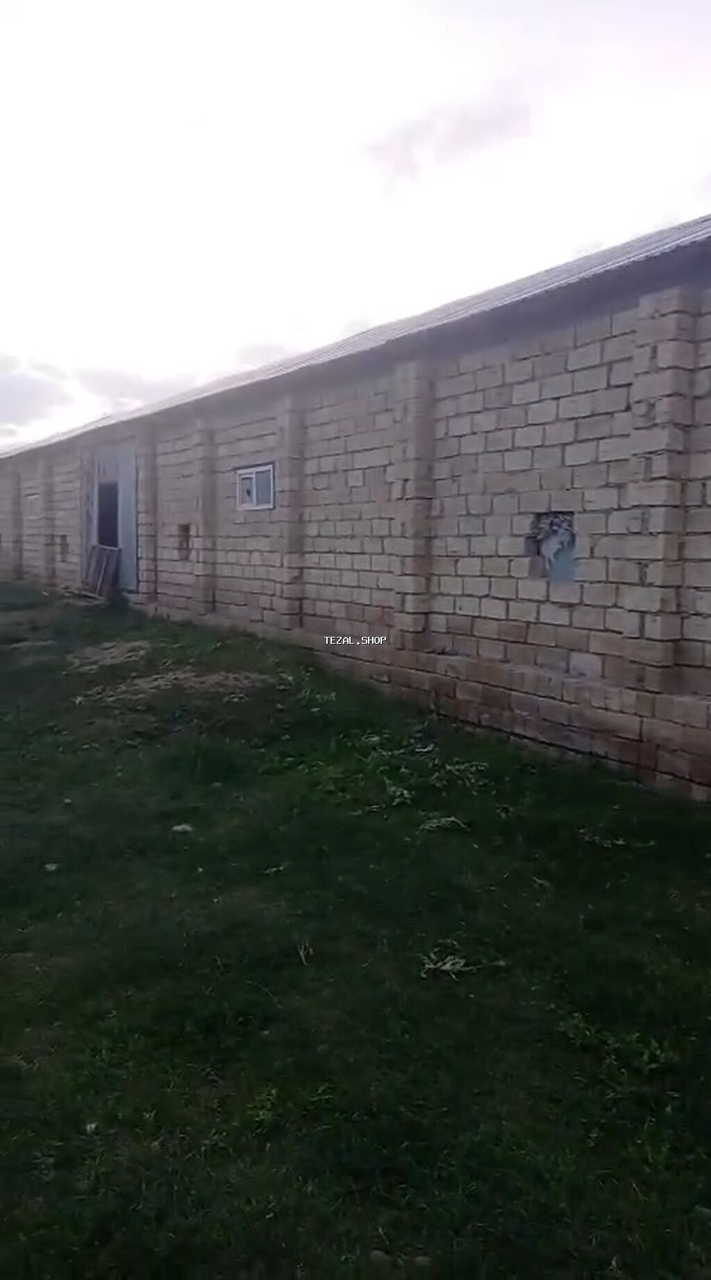 Ferma satilir Fuzuli rayonunda. ərazi 3 hektar Nar baǧi movcudur.Su