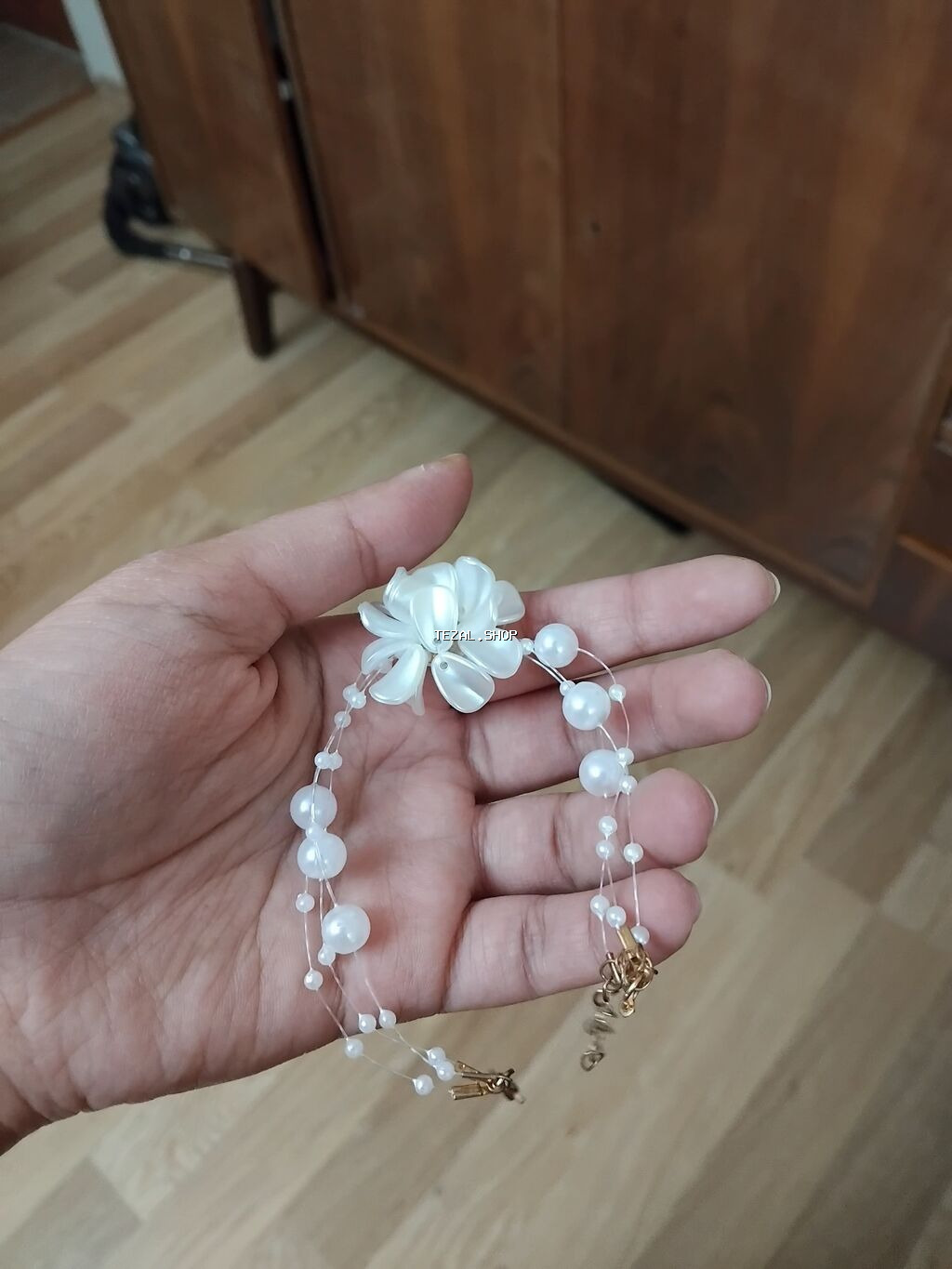 Çiçək detallı yepyeni qolbaq
