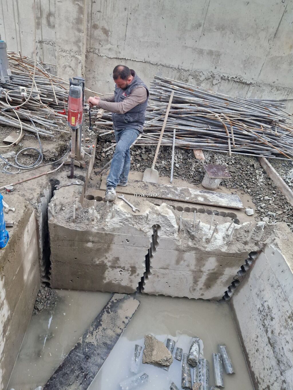 Beton kəsən beton deşən betonlarin i̇stənilən ölçüdə vəi̇stənilən