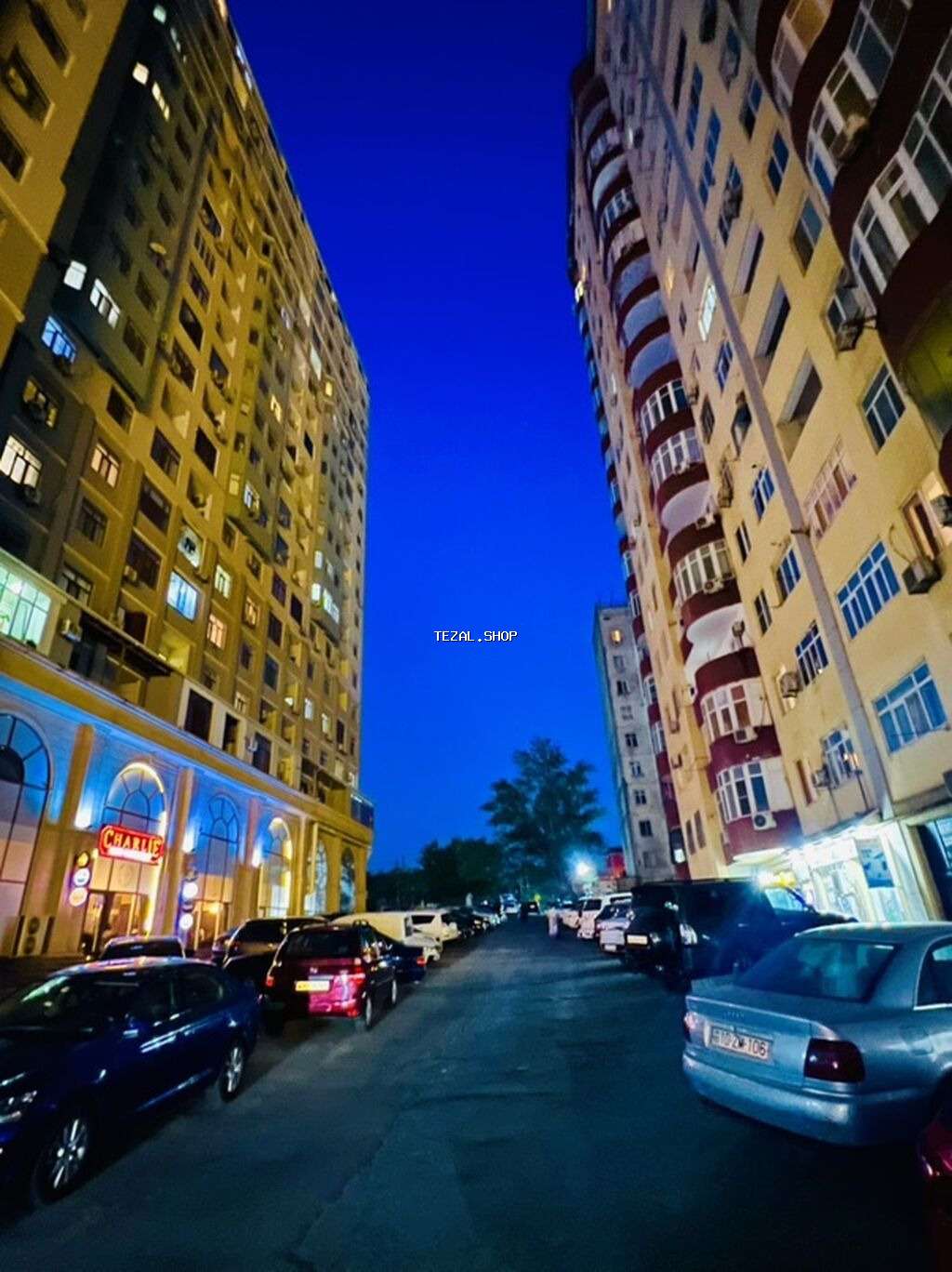 Yeni tikili binanın 17-4 mertebesinde 2 otaqlı 78.kv.m menzil satılır