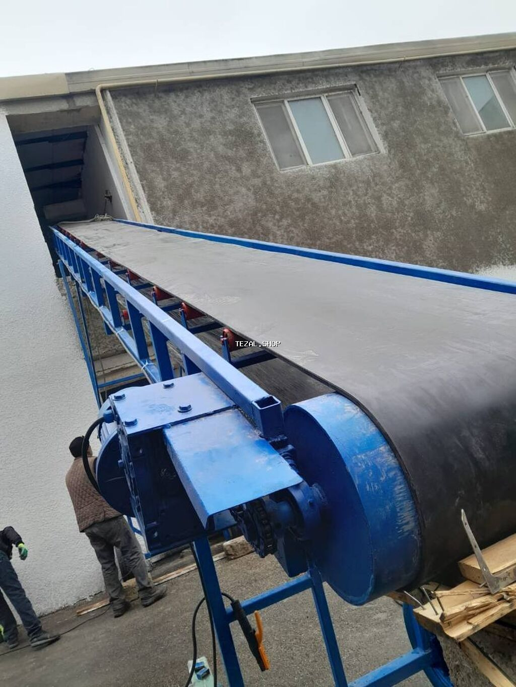 Elevator.Yük daşınması üçün.Elavator.transpartyor lenta.Yuklerin
