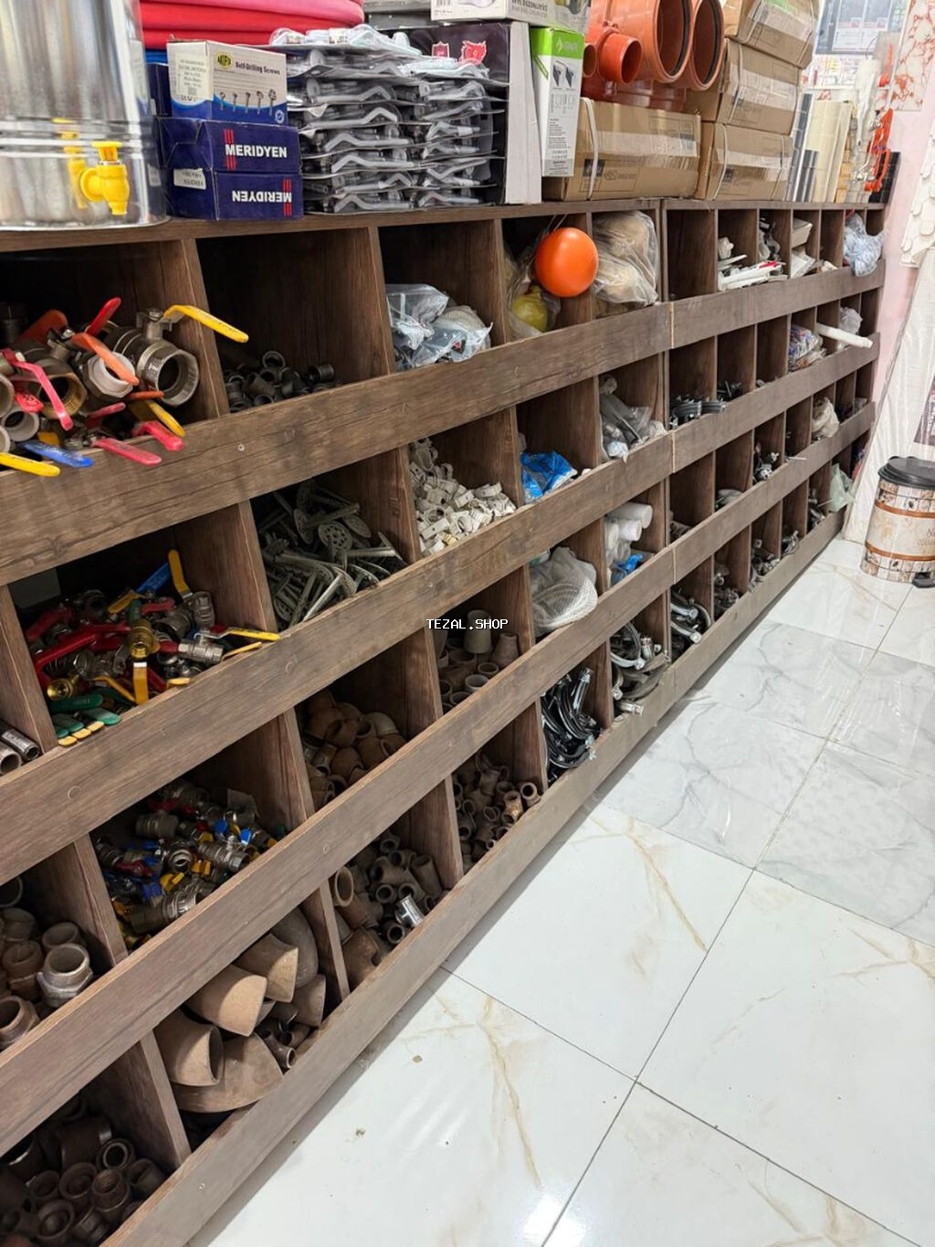 Santexnika və tikinti üçün geniş çeşiddə aksesuar və ləvazimatlar -