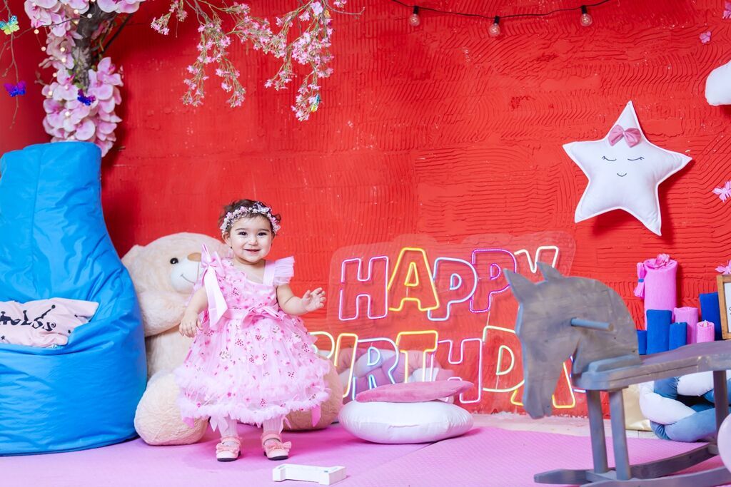 Uşağ paltarı sadəcə fotosessiya da geyinilib tacıyla birlikdə satılır