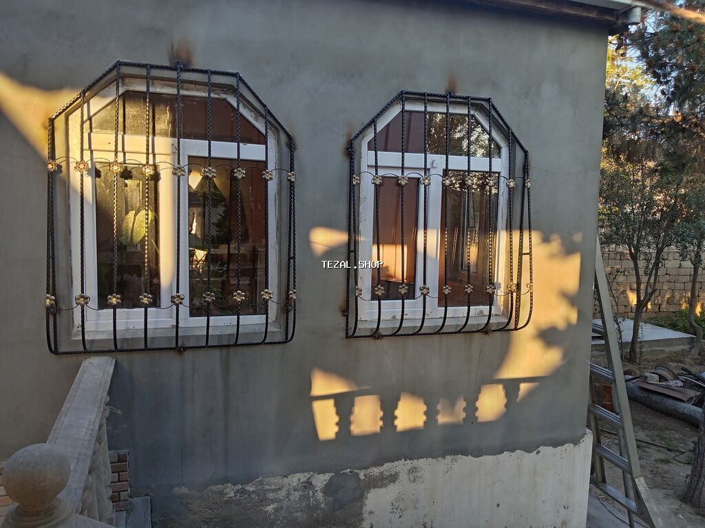 Dəmir pəncərə barmaqlığı - Material: qalın relyefli kvadrat bezeyli - şəkil 3