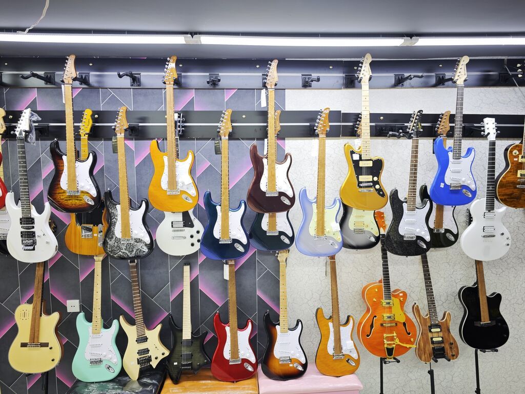 Elektron gitara, 6 sim, Yeni, Ünvandan götürmə