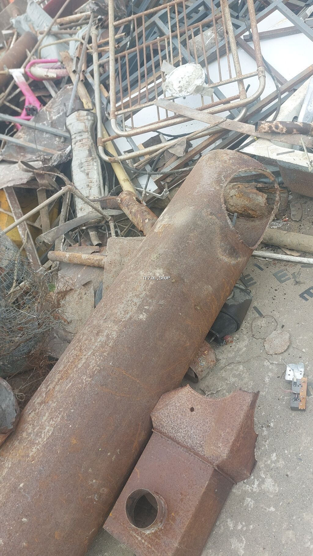 YUKSEY QIYMETE METAL QEBULU UNVANLARDAN GOTUEM BAKI DAXILI UNVAN
