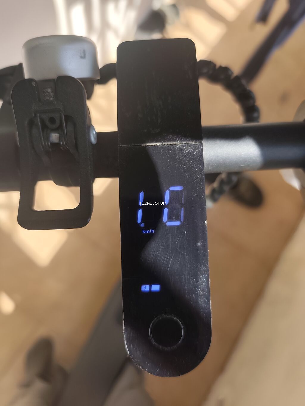 Skuter problemsizdir Max sürəti 35km yürüş məsafəsi 25-35km/saat madel