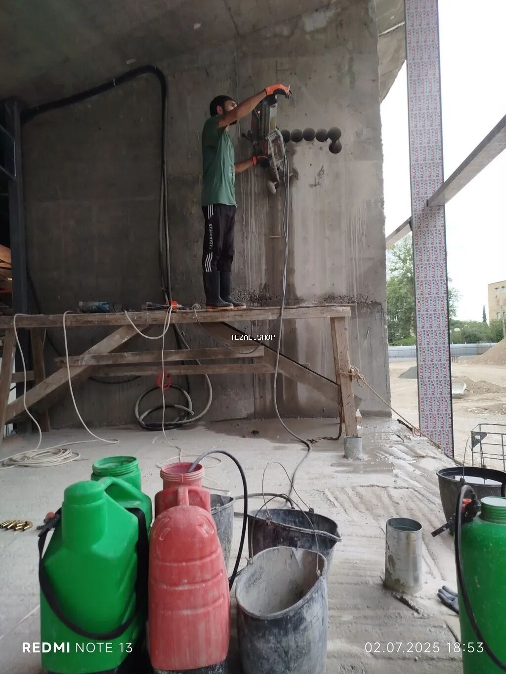 #Betonkesme #betondeşmə Beton kubik kərpic - dən kəsim deşim - şəkil 4