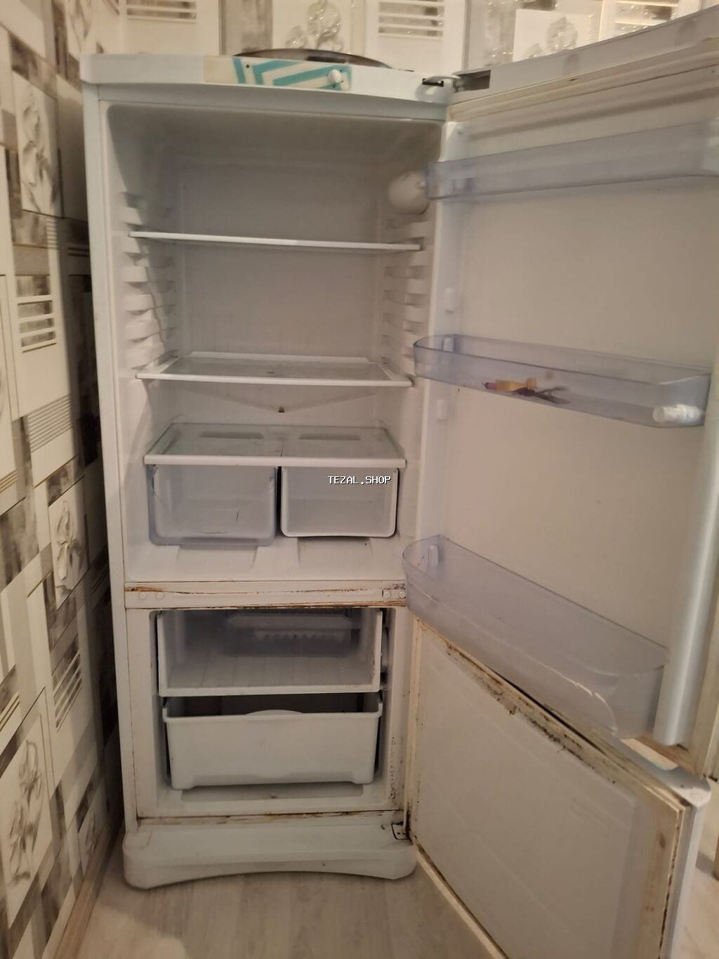 2 qapılı Indesit Soyuducu Satılır, rəng - Ağ