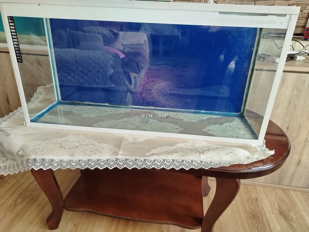 Akvarium satılır . 80×21. hündürlük 40 sm . 3 ədəddir. arxası