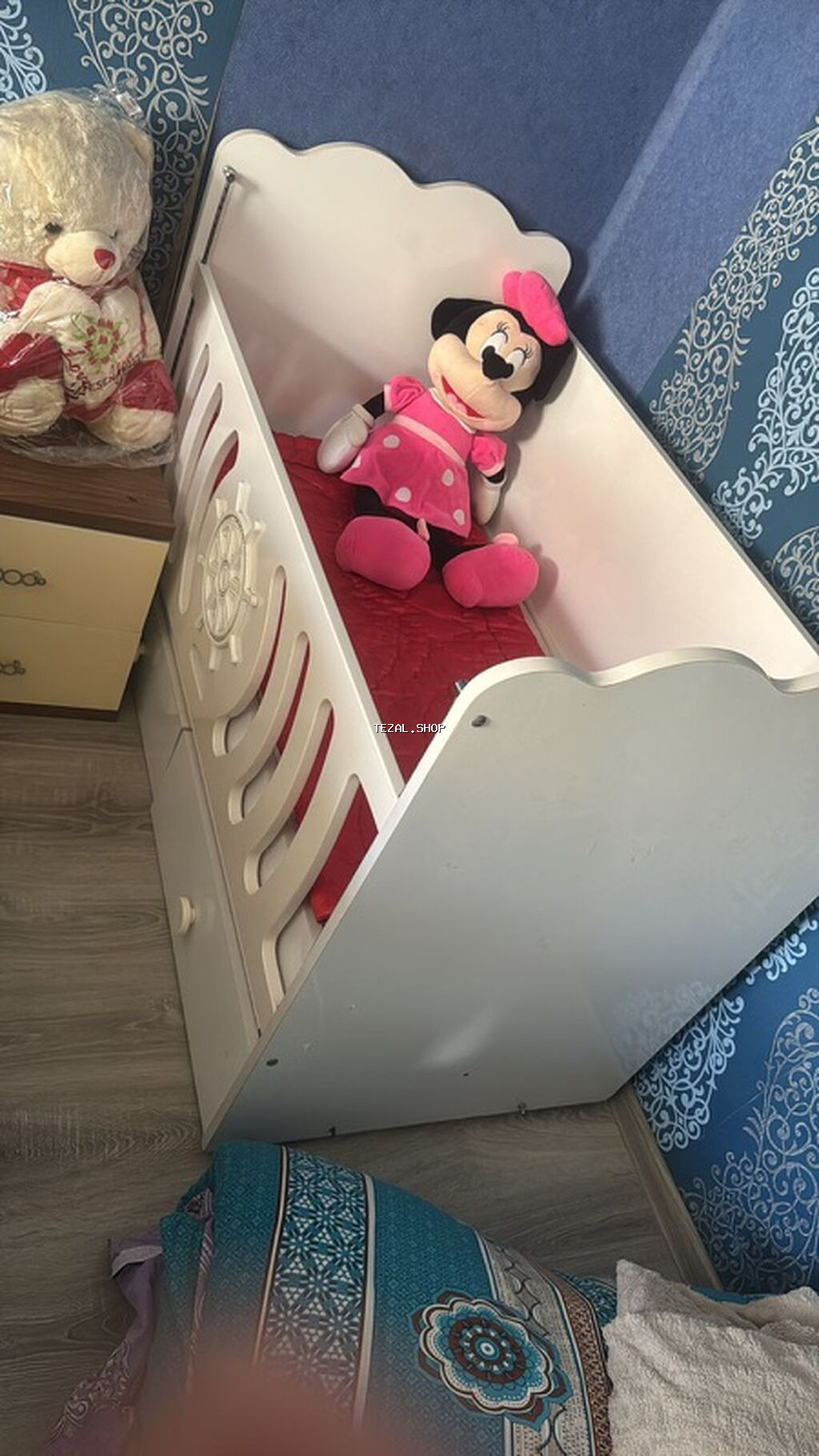 Oğlan və qız üçün, Dördbucaq, Beşik, Dəstsiz, Matras ilə, Yellənmə mexanizmsiz