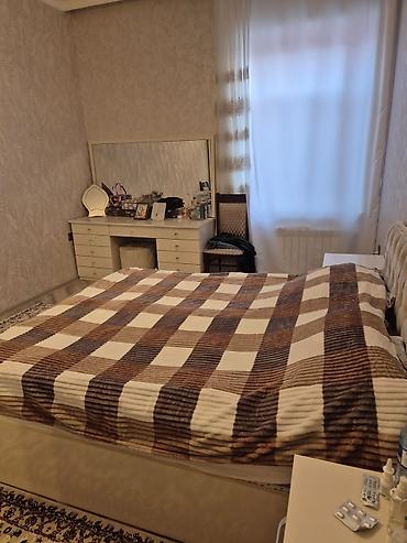 Təsvir: - Geniş və işıqlı mənzil interyeri. Mətbəx, qonaq otağı və - şəkil 5