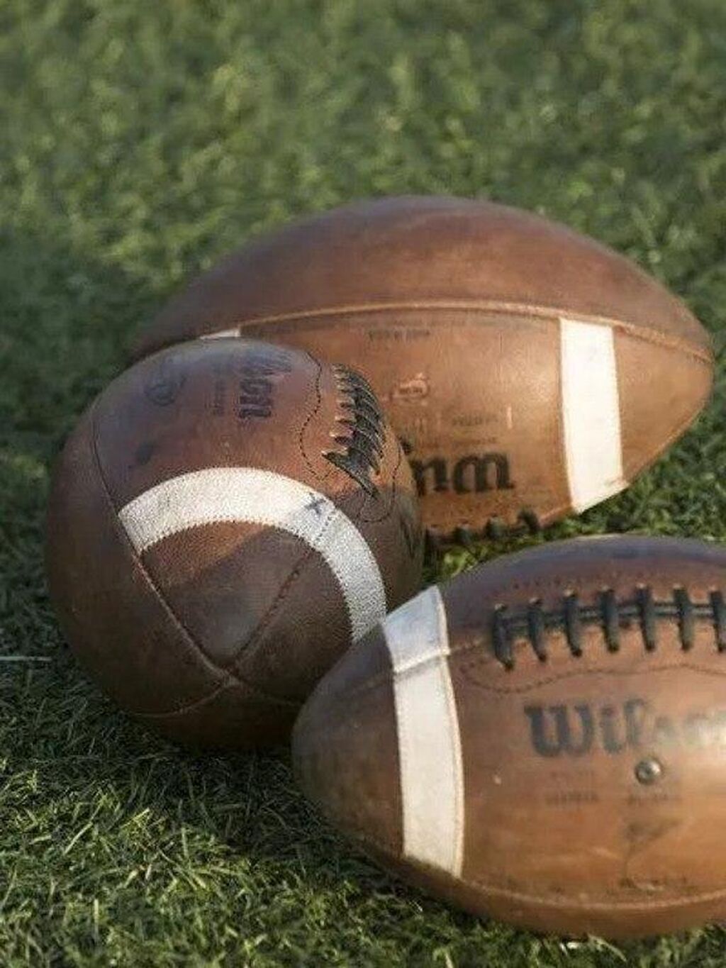 Amerikan futbol topuTəsvir : Amerikan futbol topu (ya da futbol topu)