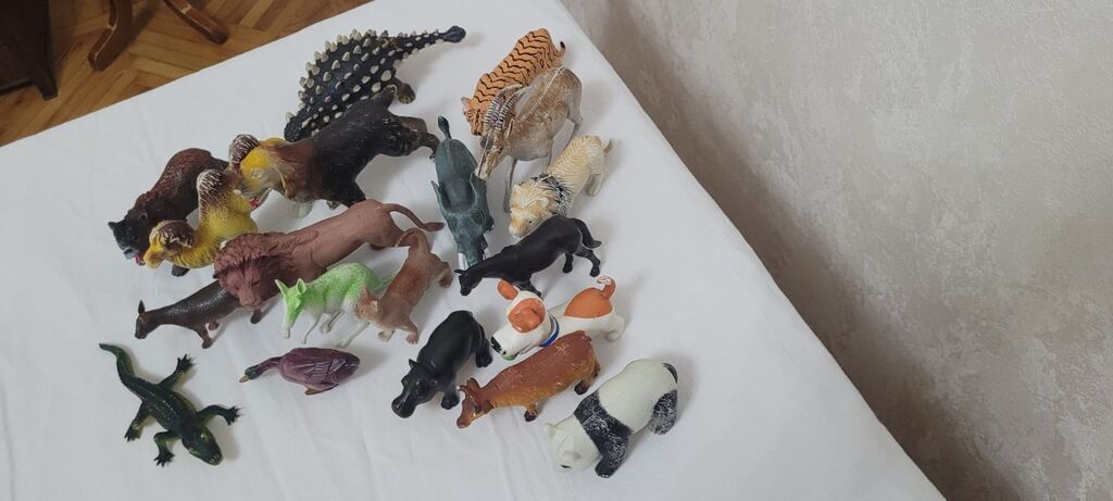 Uşaq üçün heyvan fiqurları dəsti - Müxtəlif ölçülü plastik/rezin
