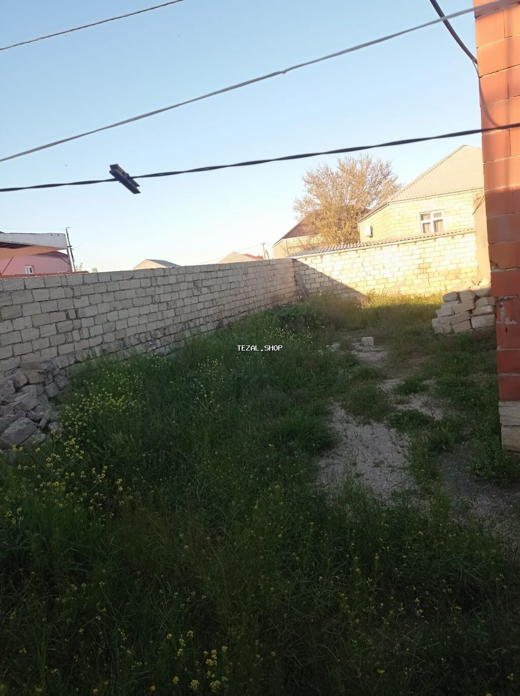 Hövzəi-Məscid tərəfi, hasarlı həyəti olan kiçik həyət evi - Torpaq - şəkil 2