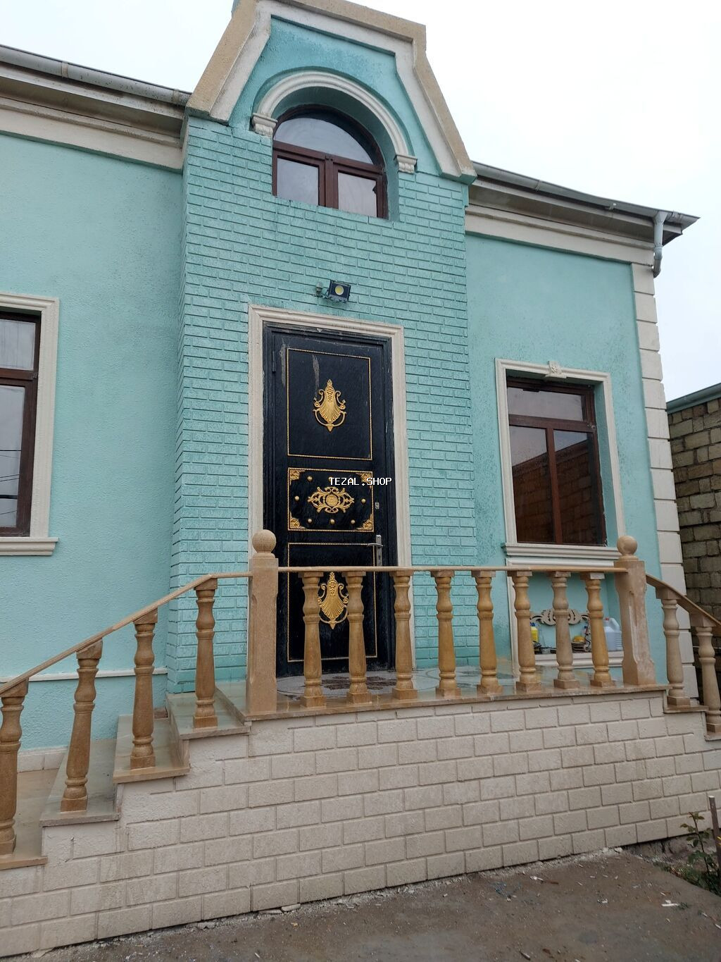 Satılır: Giriş qapısı və darvaza dəsti - Material: Metal (qalaqalı)